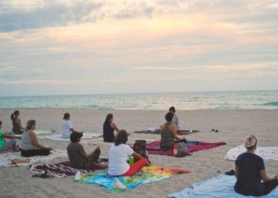 Yoga by the sea – What makes it an unforgettable experience?